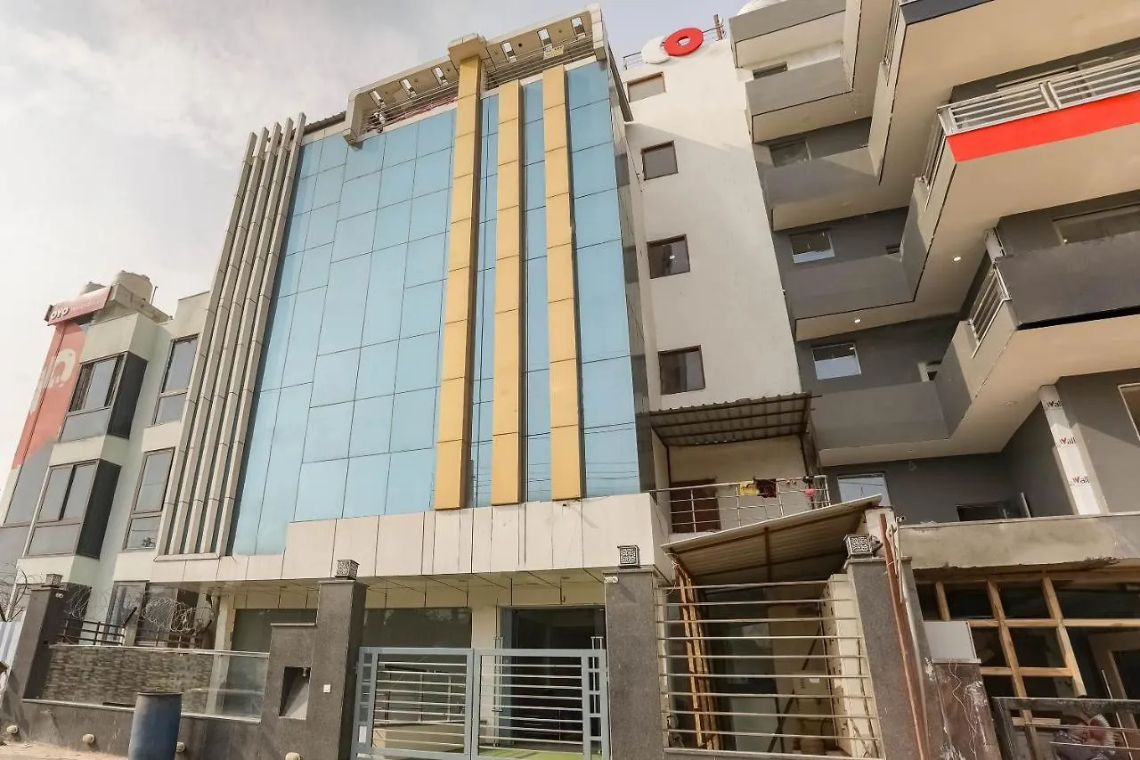 Collection O Comfort Residency Near Medanta Hospital Near Omaxe Celebration Mall Gurgaon 3*,  Indien