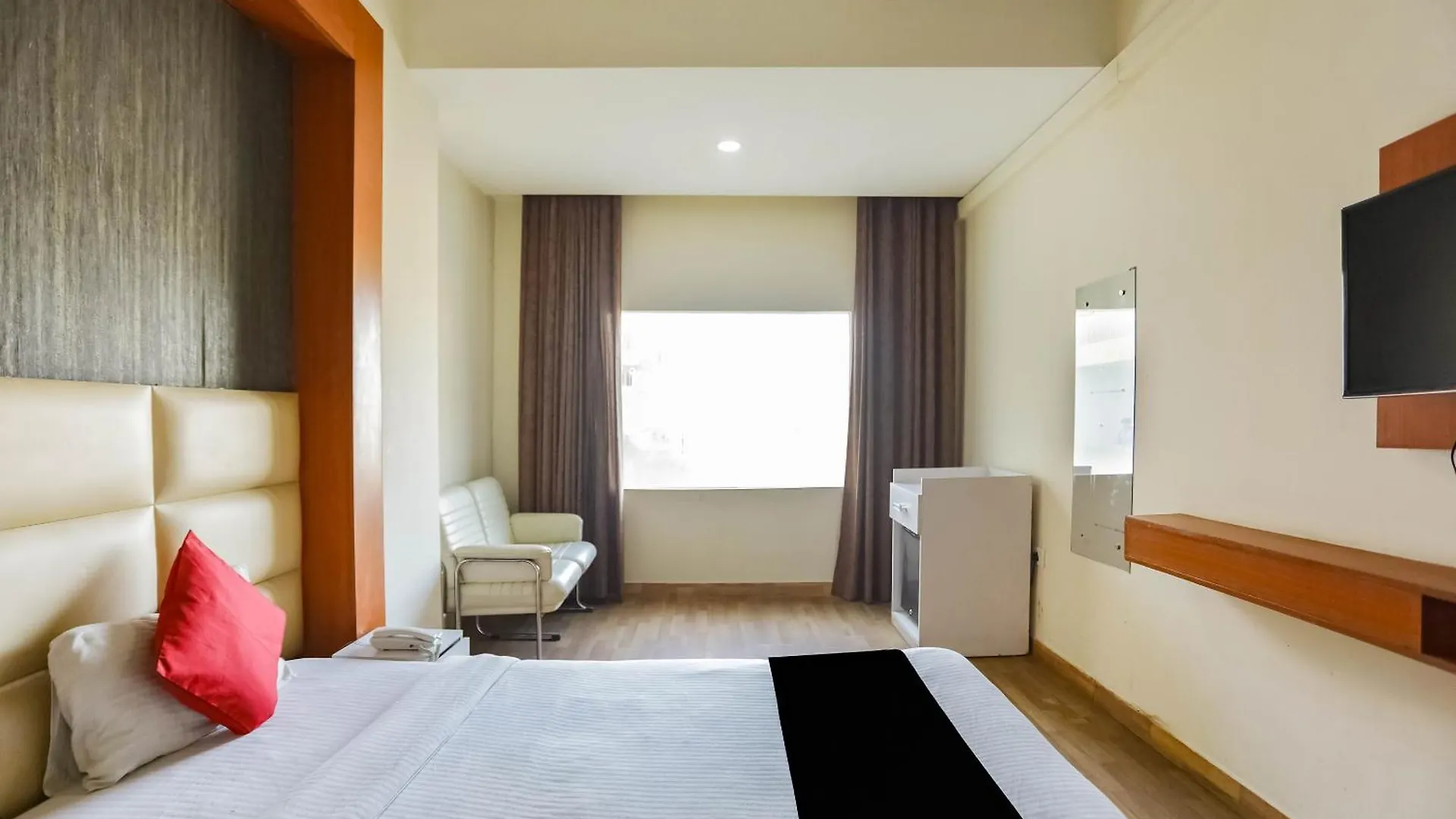 Collection O Comfort Residency Near Medanta Hospital Near Omaxe Celebration Mall Gurgaon