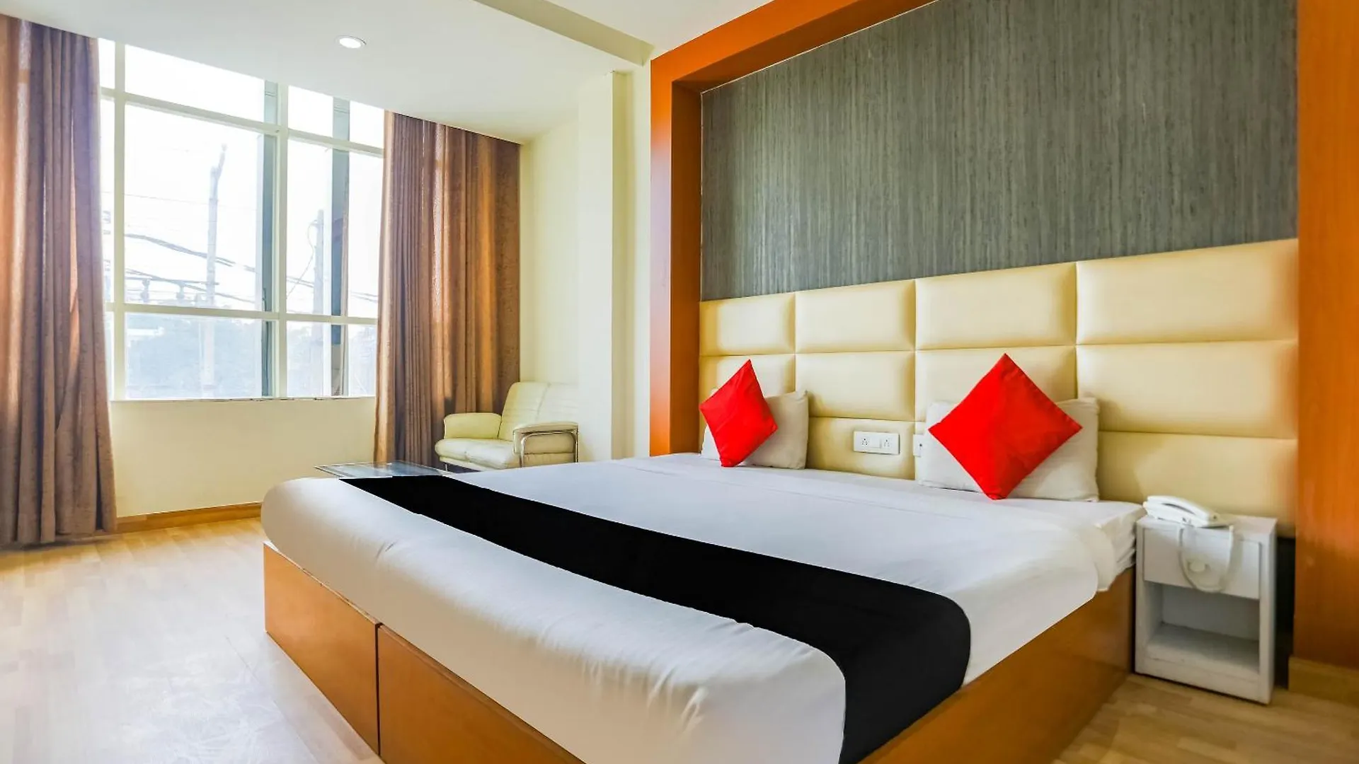 Collection O Comfort Residency Near Medanta Hospital Near Omaxe Celebration Mall Gurgaon Hotel